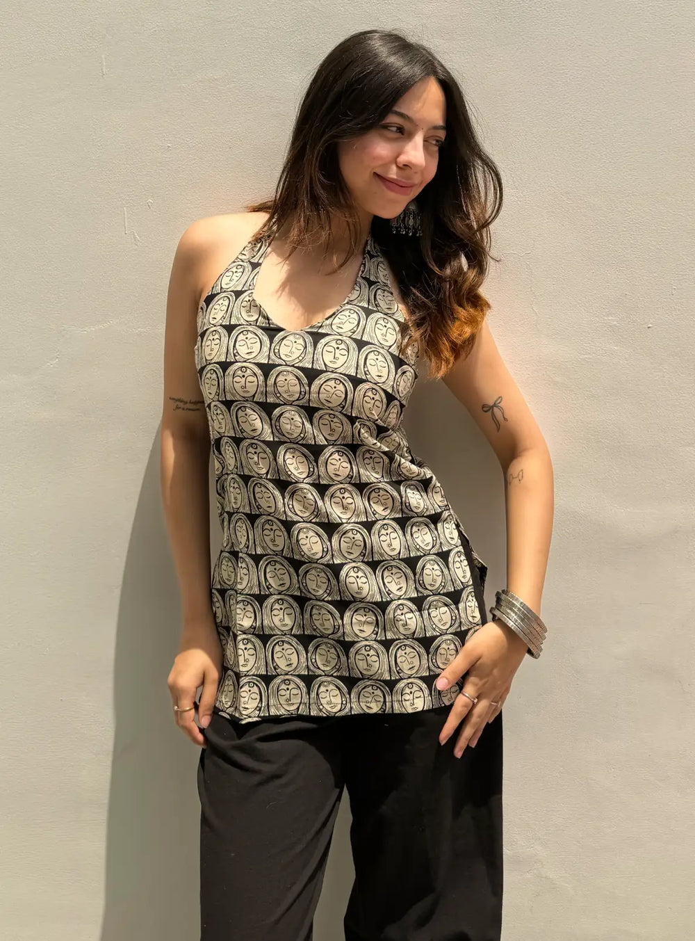 Classy Halter Neck Sleevless Kurti