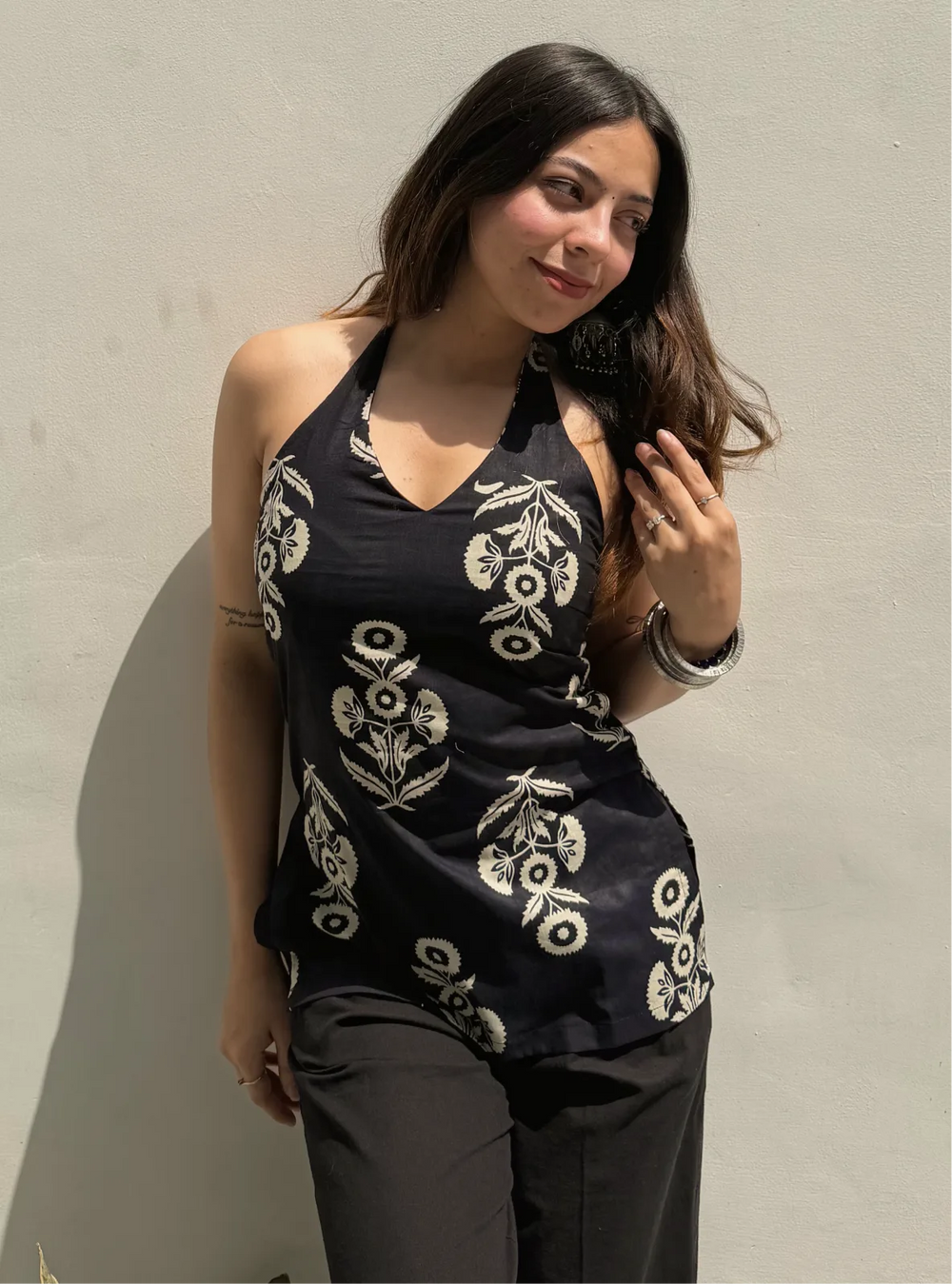 Classy Halter Neck Sleevless Kurti