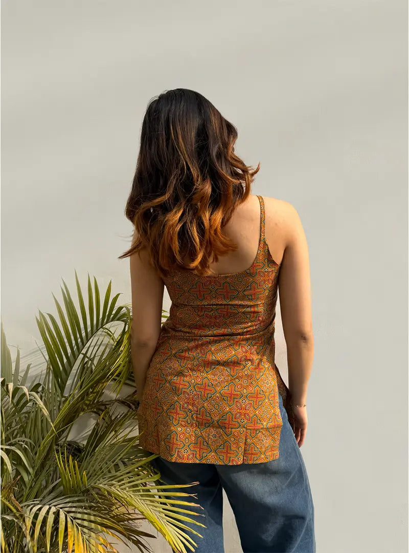 Trendy Sleevless Kurti
