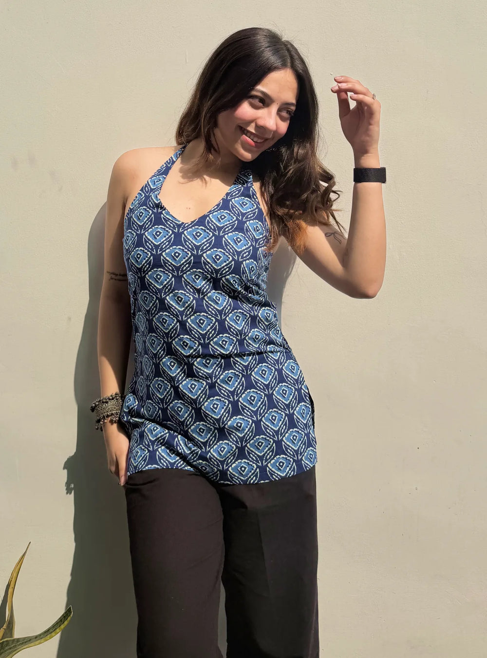 Classy Halter Neck Sleevless Kurti