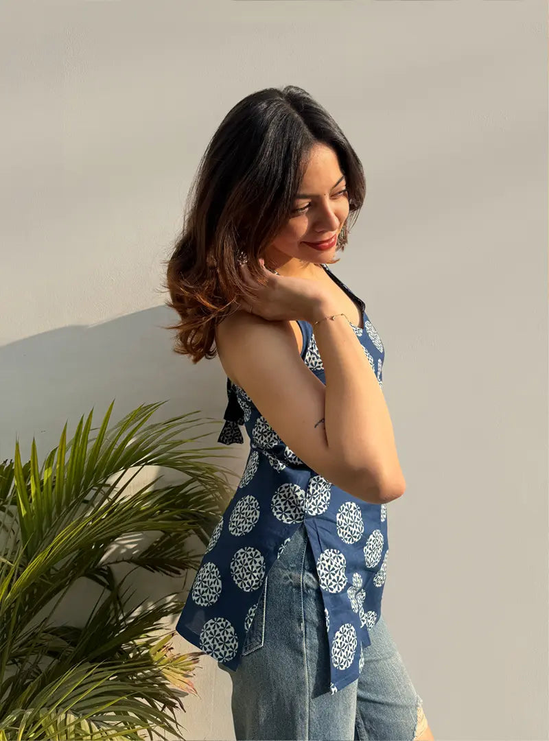 Trendy Halter Neck Sleevless Kurti
