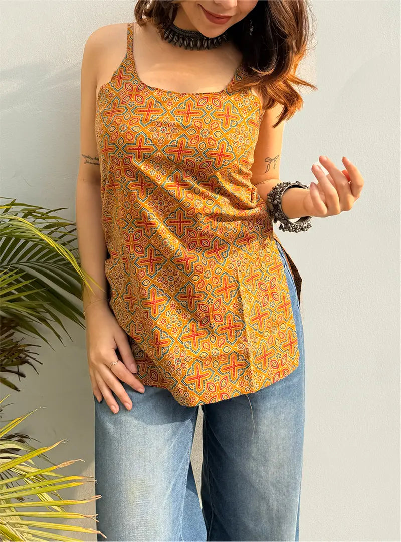 Trendy Sleevless Kurti