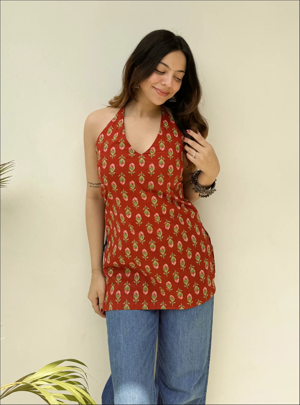 Beutiful Halter Neck Sleevless Kurti