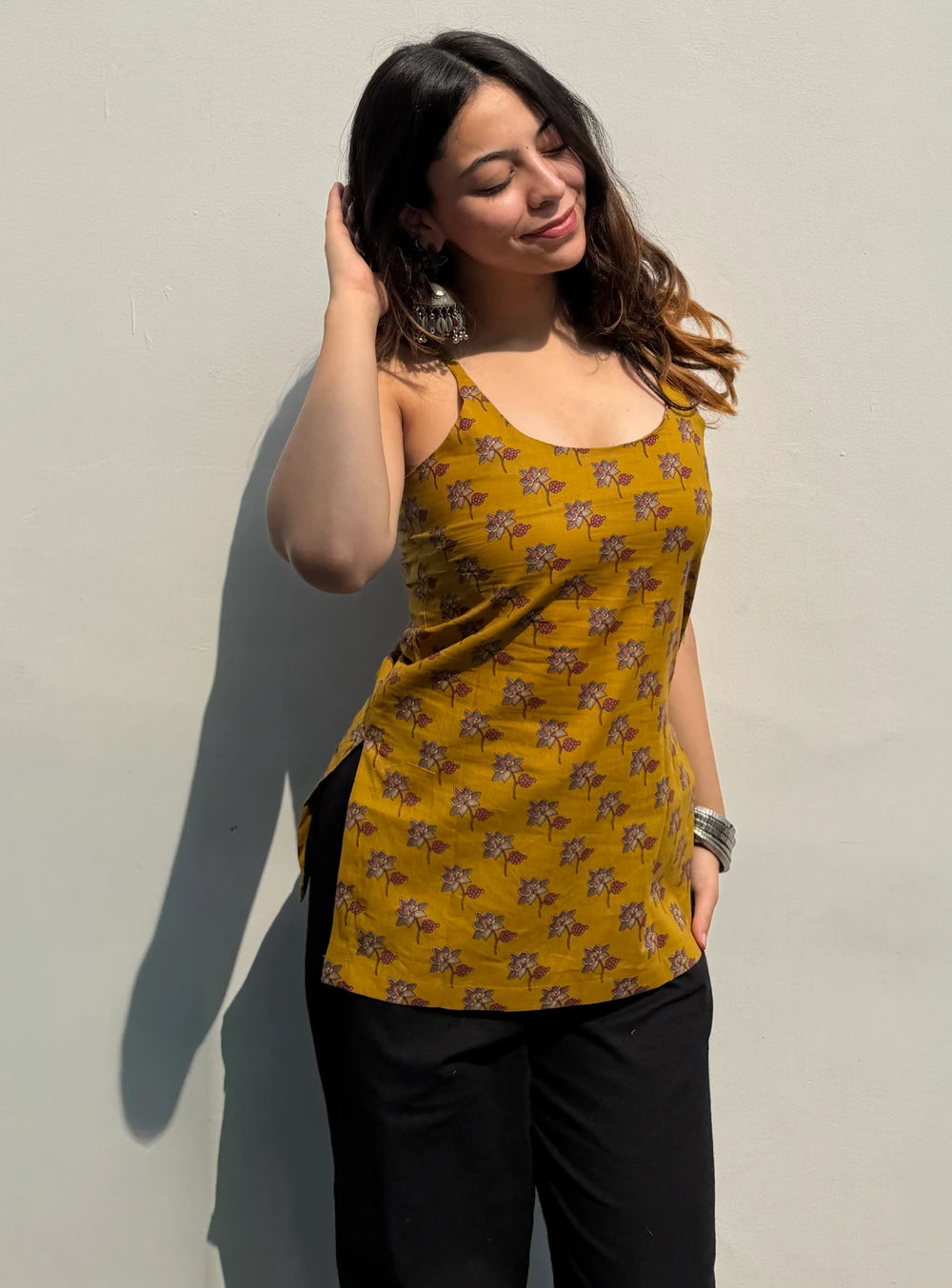 Beutiful Sleevless Kurti