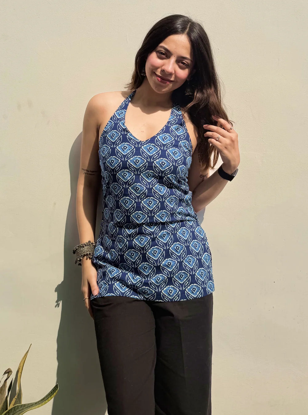 Classy Halter Neck Sleevless Kurti