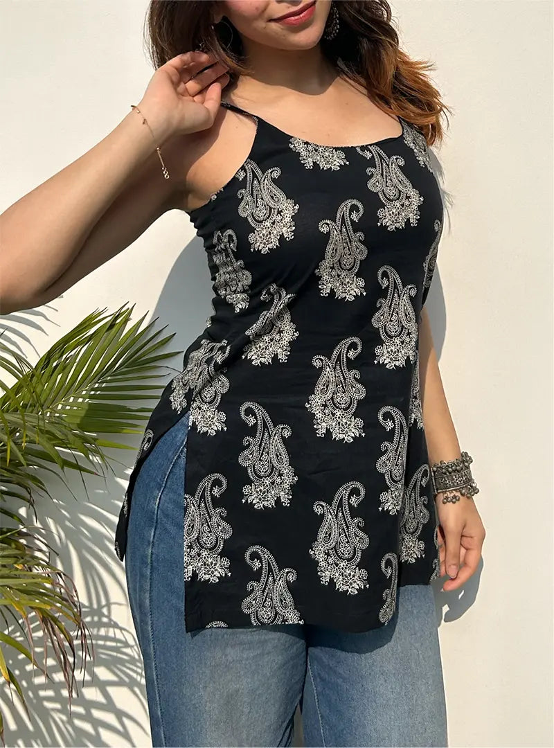 Bestselling Black Sleevless Kurti