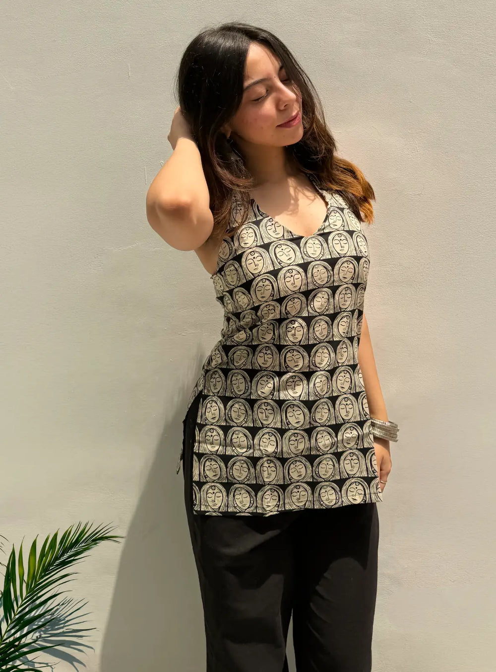 Classy Halter Neck Sleevless Kurti
