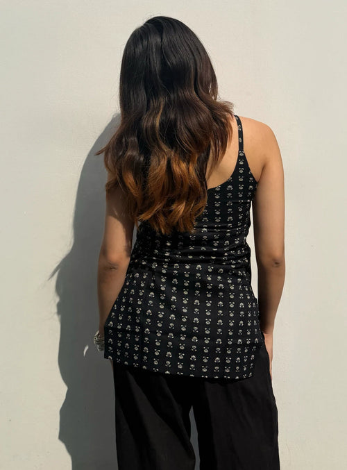Bestselling Sleevless Kurti