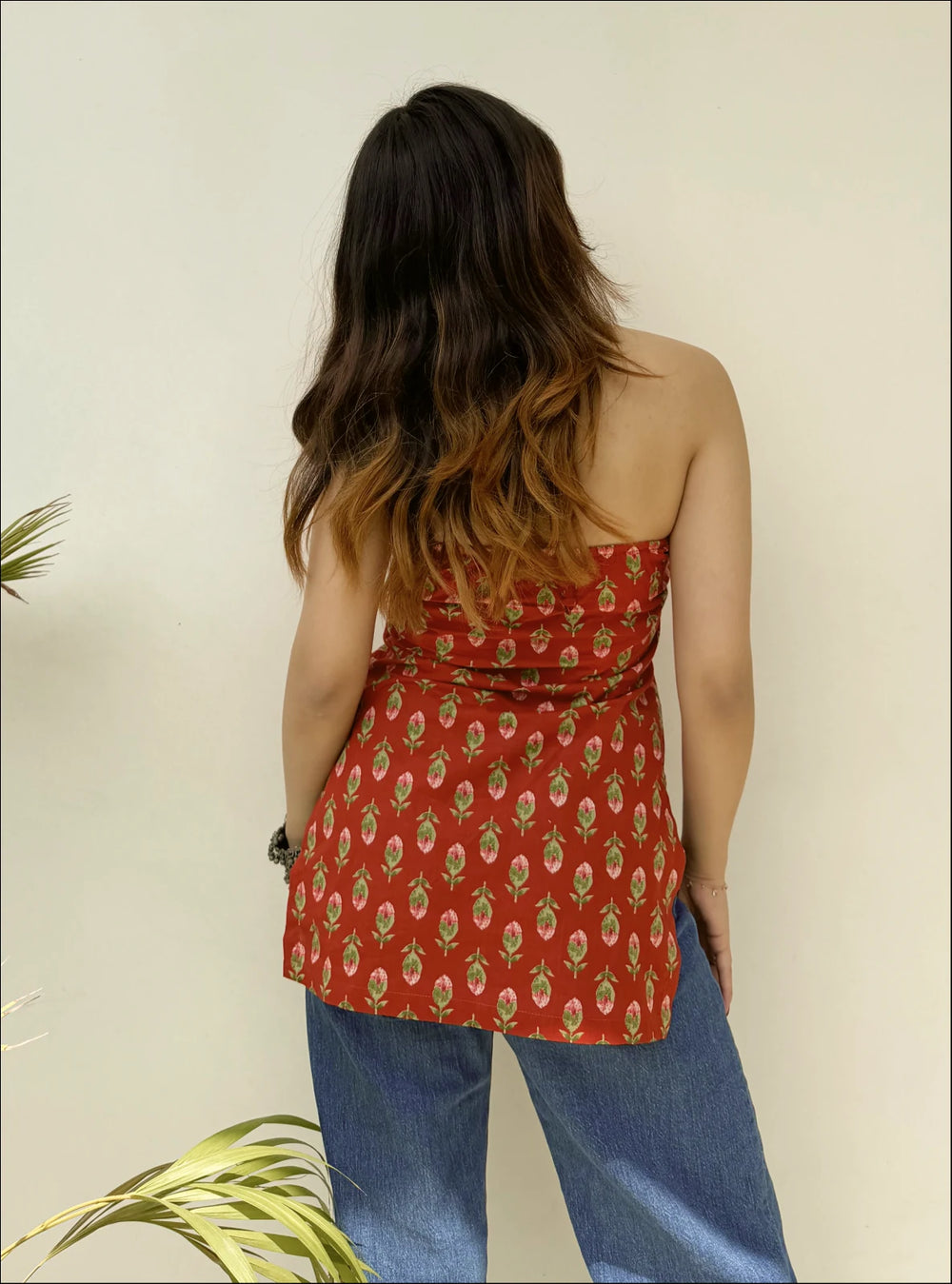 Beutiful Halter Neck Sleevless Kurti